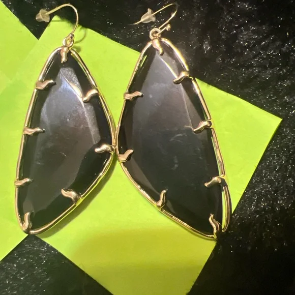 Vintage Kendra Scott, Willow, black and gold tone earrings, rare - Picture 4 of 5